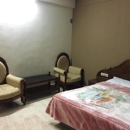 נדומבסרי Hotel Royal Wings מראה חיצוני תמונה